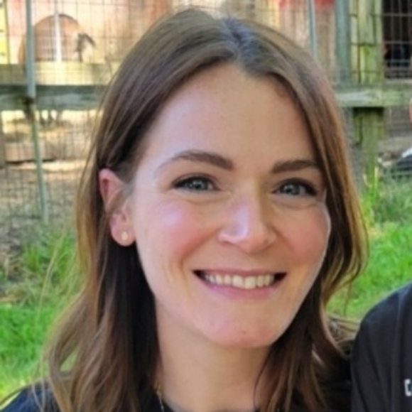 Meet your Posher, Melissa - Picture 1 of 1